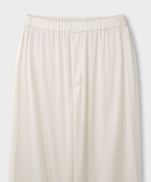 ROPE'(ロペ)の「GWIL SILK SATIN PANTS|シルクサテンパンツ(チノパンツ・レディース・ホワイト・F)」の5枚目の写真