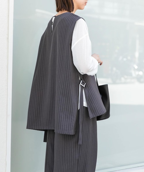 ITEMS URBANRESEARCH（アイテムズ アーバンリサーチ）の「ピンストライプベストパンツセット（セットアップ・レディース・CHA/BEG・Free）」の4枚目の写真