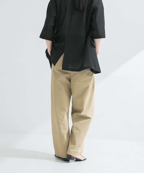 URBAN RESEARCH（アーバンリサーチ）の「『3サイズ展開』チノイージーパンツ（チノパンツ・レディース・BEIGE/OFF・38/40/36）」の21枚目の写真
