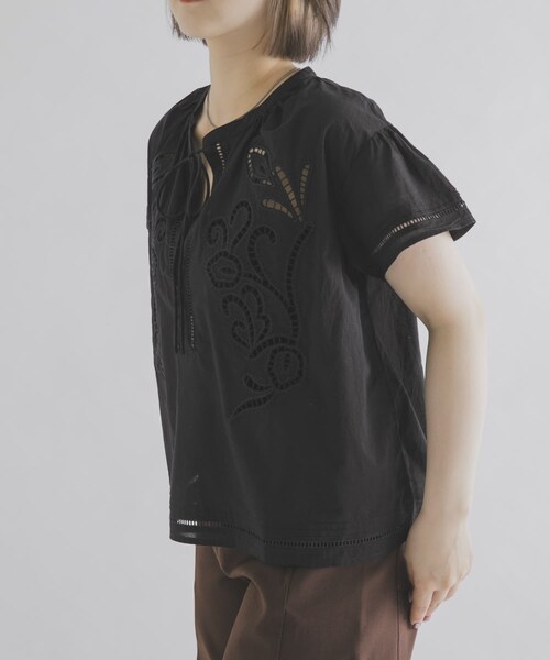 THE GOODLAND MARKET（ザグッドランドマーケット）の「FANAKA　レースブラウス（シャツ/ブラウス・レディース・オフホワイト/ブラック・Free）」の21枚目の写真