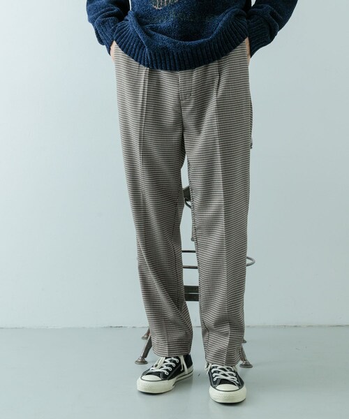 ITEMS URBANRESEARCH(アイテムズ アーバンリサーチ)の「ガンクラブチェック テーパードパンツ(その他パンツ・メンズ・BLK/BEG/BRN・M/L)」の3枚目の写真