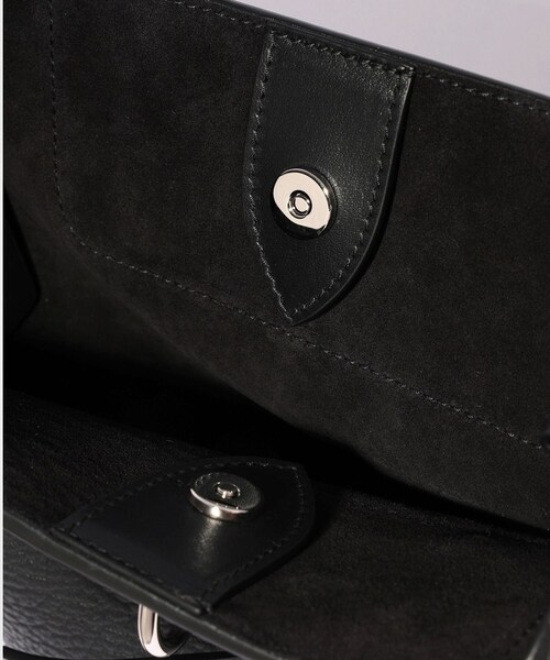ADAM ET ROPE'(アダムエロペ)の「【Maison Margiela/メゾン マルジェラ】SHOPPING VERTICAL MINI(ショルダーバッグ・メンズ・ブラック・F)」の11枚目の写真