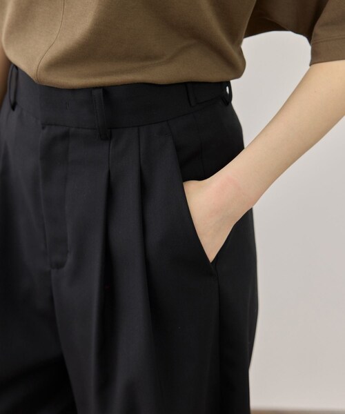 ADAM ET ROPE'（アダムエロペ）の「【サステナブル】アジャストハーフパンツ（その他パンツ・レディース・ブラック/ブラウン系・36/38）」の19枚目の写真