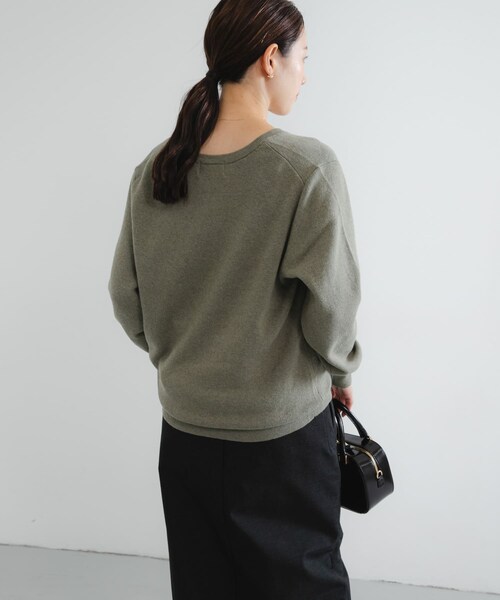 URBAN RESEARCH（アーバンリサーチ）の「new basic　カシミヤコットンVネックチュニックニット（チュニック・レディース・KHAKI/PINK/SAX・FREE）」の9枚目の写真