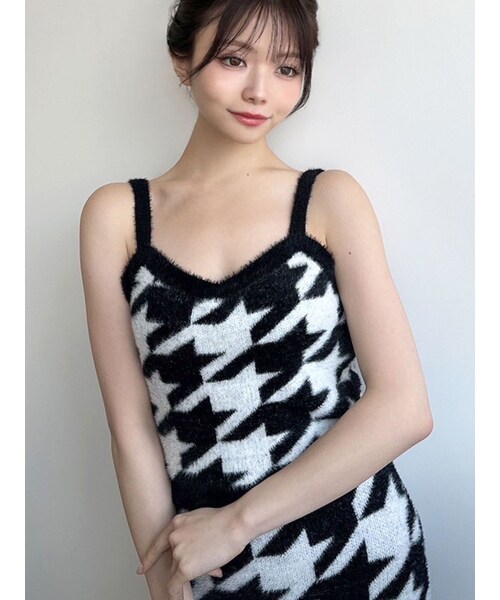 RESEXXY（リゼクシー）の「ハウンドトゥースシャギーニットタンク【セットアップ着用可能】（タンクトップ・レディース・ブラック/ワイン/グリーン・F）」の4枚目の写真