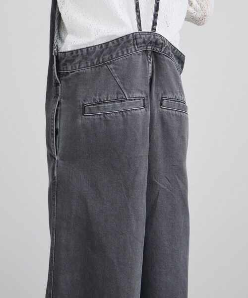 ADAM ET ROPE'(アダムエロペ)の「オーバーダイデニムサロペット(サロペット/オーバーオール・レディース・チャコール/キナリ・M/S)」の22枚目の写真