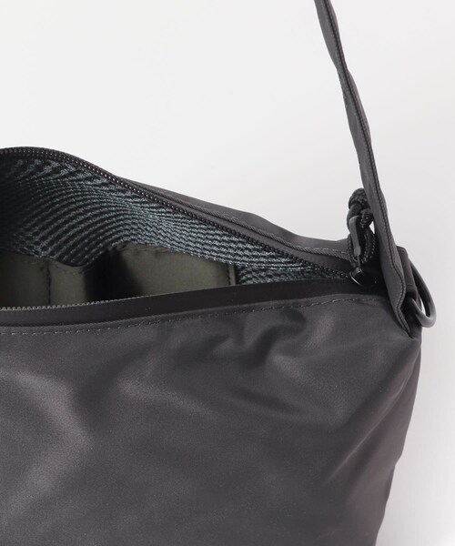 URBAN RESEARCH DOORS（アーバンリサーチドアーズ）の「『撥水』『別注』YAKPAK×DOORS　SHOULDER BAG S（ショルダーバッグ・メンズ・NAVY/BLACK/CHARCOAL/BEIGE・-）」の21枚目の写真