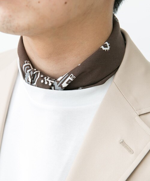 URBAN RESEARCH DOORS（アーバンリサーチドアーズ）の「LIFE STYLE TAILOR　コットンシルクネッカチーフ（ハンカチ/ハンドタオル・メンズ・BROWN/BLACK/NAVY/KHAKI・-）」の5枚目の写真