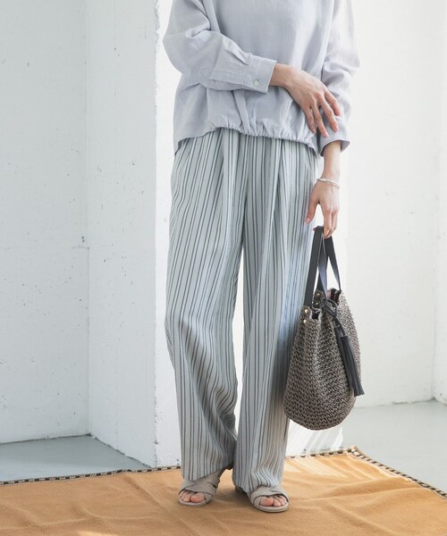 URBAN RESEARCH DOORS（アーバンリサーチドアーズ）の「ストライプタックイージーパンツ（その他パンツ・レディース・NATURAL/GRAY・Free）」の3枚目の写真