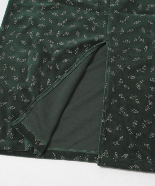 URBAN RESEARCH DOORS（アーバンリサーチドアーズ）の「FORK&SPOON　ベロアプリントエプロンワンピース（ワンピース・レディース・BLACK/DARKGREEN・1）」の18枚目の写真