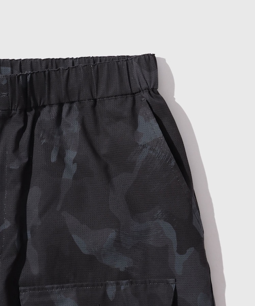 ADAM ET ROPE'(アダムエロペ)の「メッシュプリント カーゴパンツ(カーゴパンツ・メンズ・ブラック系/カーキ系・L/M)」の10枚目の写真