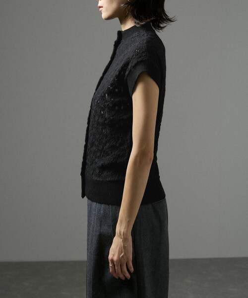 ADAM ET ROPE'(アダムエロペ)の「【J'aDoRe限定】【R&D.M.Co-OLDMAN'S TAILOR】LACE FLOWER NO SLEEVE CARDIGAN(ベスト・レディース・ブラック/ホワイト・F)」の20枚目の写真
