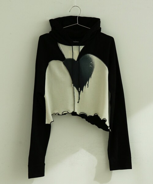 VIS（ビス）の「【reheat】ハートプリントフーディ【洗える】（パーカー・レディース・ブラック・F）」の10枚目の写真