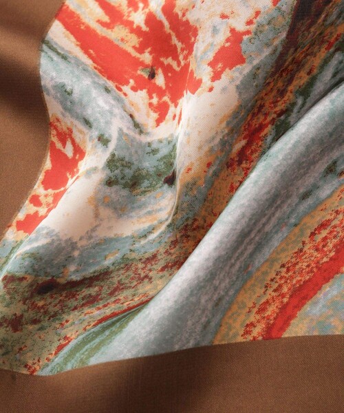 VIS（ビス）の「アソート柄スカーフ 90cm（バンダナ/スカーフ・レディース・ベージュ系/ネイビー系・F）」の17枚目の写真