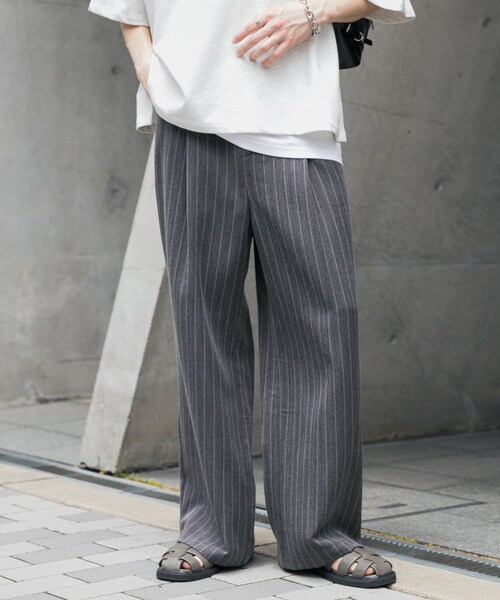 SENSE OF PLACE by URBAN RESEARCH(センスオブプレイスバイアーバンリサーチ)の「ピンストライプタックワイドスラックス(その他パンツ・メンズ・CHARCOAL/BROWN/GREIGE・M/L)」の7枚目の写真