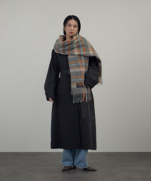 ADAM ET ROPE'(アダムエロペ)の「【TWEEDMILL(ツイードミル)】Knee Rug(大判ストール)(マフラー・レディース・グレー系/カーキ/ターコイズ/レッド系・F)」の7枚目の写真