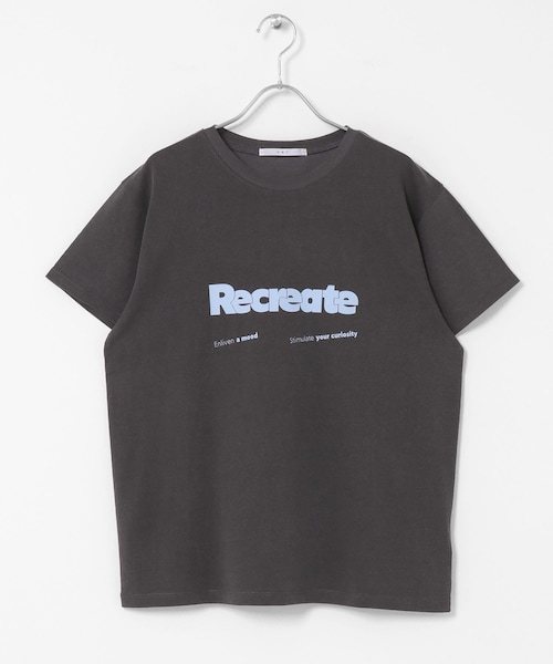 KBF（ケイビーエフ）の「ロゴプリントTEE（Tシャツ/カットソー・レディース・OFF/IVORY/CHARCOAL・One）」の3枚目の写真