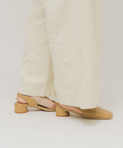 KBF（ケイビーエフ）の「スクエアトゥアシンメトリーパンプス（パンプス・レディース・CAMEL/BLACK・36/37/38）」の18枚目の写真