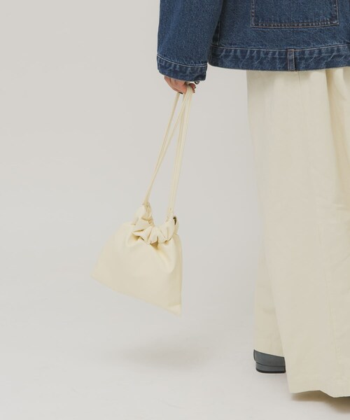 KBF（ケイビーエフ）の「ギャザーデザインミニBAG（ショルダーバッグ・レディース・IVORY/KHAKI/BLACK・One）」の7枚目の写真
