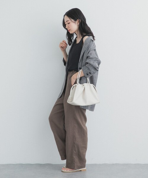 URBAN RESEARCH DOORS(アーバンリサーチドアーズ)の「異素材2WAYタンク(タンクトップ・レディース・BLACK/L.GREIGE・Free)」の5枚目の写真