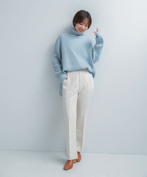 URBAN RESEARCH ROSSO（アーバンリサーチロッソ）の「スリットフレアストレッチパンツ（その他パンツ・レディース・IVORY/BLACK・36/38）」の6枚目の写真