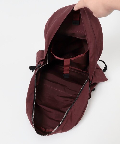 URBAN RESEARCH DOORS(アーバンリサーチドアーズ)の「STANDARD SUPPLY DAILY DAYPACK(バックパック/リュック・メンズ・BORDEAUX・One)」の6枚目の写真