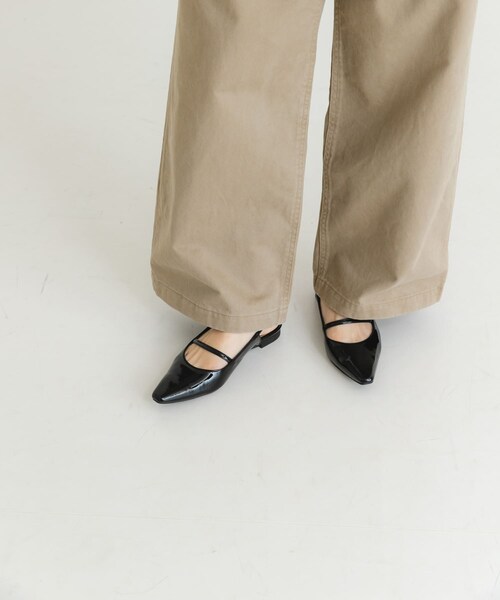 URBAN RESEARCH(アーバンリサーチ)の「ポインテッドバックストラップシューズ(パンプス・レディース・BLACK/BEIGE・36/37/38/39)」の4枚目の写真