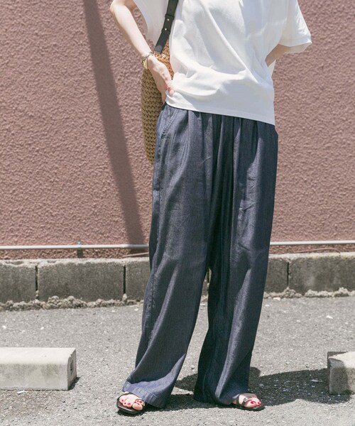 ITEMS URBANRESEARCH（アイテムズ アーバンリサーチ）の「レーヨンデニムワイドパンツ（デニムパンツ・レディース・BLU/ONE WASH/BLK・Free）」の11枚目の写真