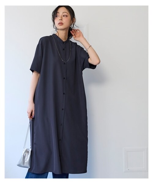 nissen（ニッセン）の「＜大きいサイズ＞【夏の多機能素材】汗染みしにくいバンドカラーシャツワンピース（ワンピース・レディース・オフホワイト/ネイビー/モカ・L/LL/3L/4L/5L/6L/8L/10L）」の8枚目の写真