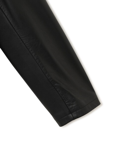ADAM ET ROPE'(アダムエロペ)の「【CINQUANTA for ADAM ET ROPE'】別注 Leather Car Coat(ステンカラーコート・レディース・ブラック・F)」の12枚目の写真