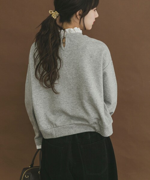 ITEMS URBANRESEARCH(アイテムズ アーバンリサーチ)の「フリルドッキングスウェット(スウェット・レディース・杢GRY/BLK・FREE)」の15枚目の写真