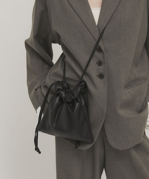 KBF（ケイビーエフ）の「ギャザーデザインミニBAG（ショルダーバッグ・レディース・IVORY/KHAKI/BLACK・One）」の2枚目の写真