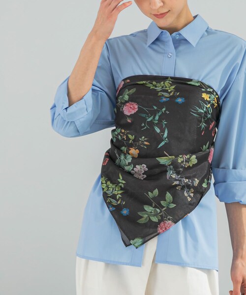 URBAN RESEARCH ROSSO（アーバンリサーチロッソ）の「ボタニカルプリントスカーフ（バンダナ/スカーフ・レディース・OFF WHITE/BLACK・Free）」の2枚目の写真