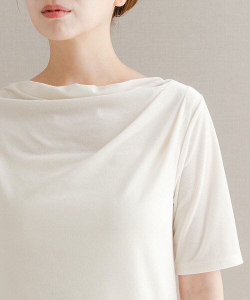 URBAN RESEARCH ROSSO（アーバンリサーチロッソ）の「シアーストレッチベロアカットソー（Tシャツ/カットソー・レディース・OFF/CH/LACQUER・FREE）」の4枚目の写真