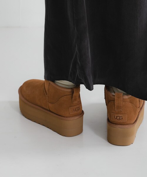 URBAN RESEARCH（アーバンリサーチ）の「UGG　ULTRA MINI PLATFORM（ブーツ・レディース・CHARCOAL/BLACK/CHESTNUT・22/23/24/25）」の22枚目の写真