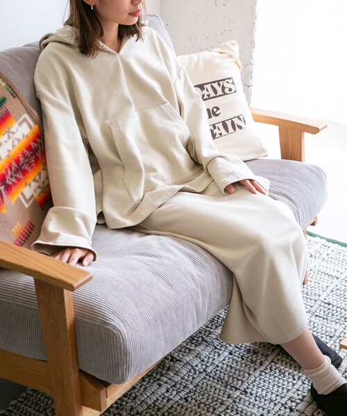 EKAL（エカル）の「EKAL　レイクショアキーネックフーディー（パーカー・レディース・カーキ/ベージュ/チャコール・FREE）」の9枚目の写真