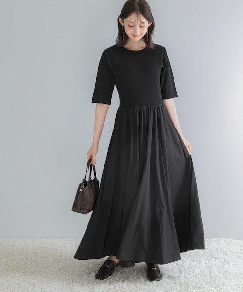 URBAN RESEARCH ROSSO（アーバンリサーチロッソ）の「『一部WEB限定カラー』ニットドッキングワンピース（ワンピース・レディース・OFF×OFF/BLK×BLK/BE×BLK・Free）」の2枚目の写真