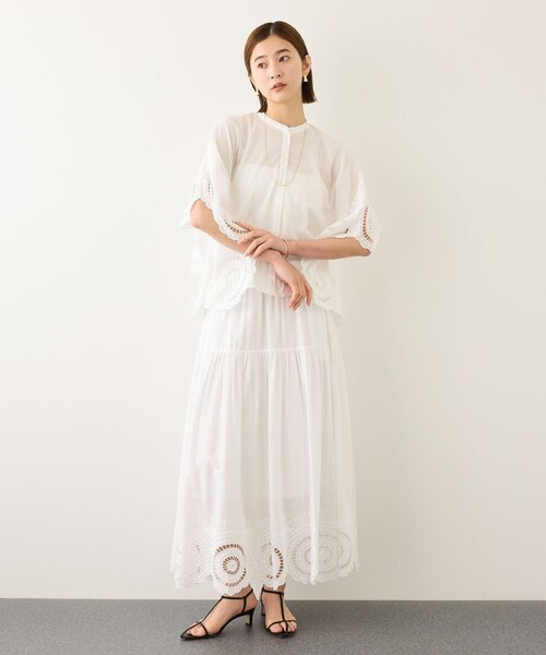 ROPE'(ロペ)の「INDIAコットンボイルシフリー刺繍ケープ(ポンチョ)ブラウス/セットアップ対応・イージーケア(シャツ/ブラウス・レディース・ブラック/ホワイト・F)」の19枚目の写真