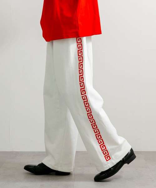 URBAN RESEARCH(アーバンリサーチ)の「551蓬莱×UR SWEAT PANTS(スウェットパンツ・メンズ・OFF/TOP GRAY/BLACK・M/L)」の13枚目の写真