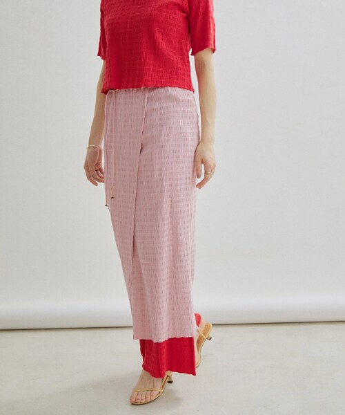 ADAM ET ROPE'(アダムエロペ)の「【公式サイト限定】【Pheeta(フィータ)】Vera Skirt(スカート・レディース・ライトグリーン/レッド/ローズピンク・F)」の2枚目の写真