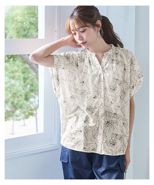 nissen（ニッセン）の「＜大きいサイズ＞選べるプリントシアーブラウス（シャツ/ブラウス・レディース・グレイッシュブルー系チェック/黒系ドット/キナリ系花柄/オフホワイト系線画花柄・L/LL/3L/4L/5L/6L/8L/10L）」の10枚目の写真