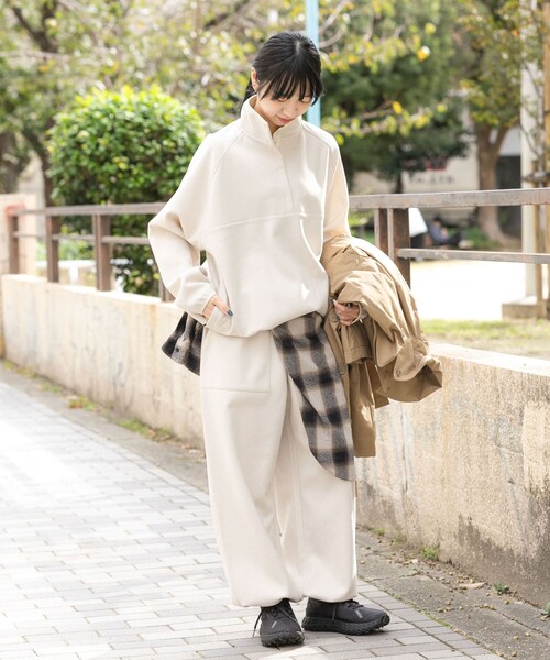 EKAL（エカル）の「ウォームドジャージスタンドプルオーバー（その他トップス・レディース・アイボリー/ブラック/ブラウン・one）」の10枚目の写真