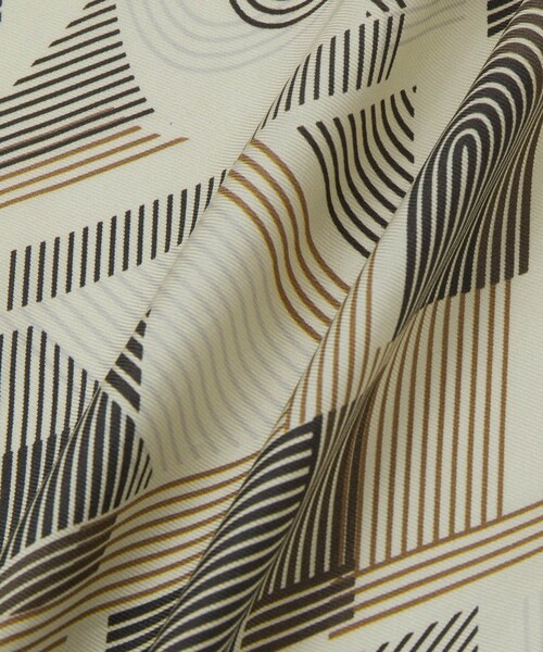 ROPE'（ロペ）の「RモノグラムシルクスカーフS（バンダナ/スカーフ・レディース・ベージュ/ブルー系/レッド・F）」の8枚目の写真