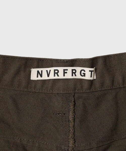 ADAM ET ROPE'(アダムエロペ)の「【NVRFRGT/ネヴァーフォーゲット】CURVED LEG DOUBLE KNEE WORK SHORT PANTS(その他パンツ・メンズ・チャコール/オリーブ・1/2)」の12枚目の写真