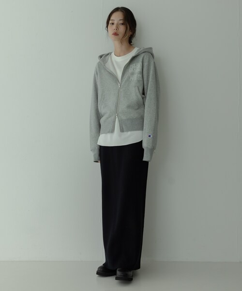 URBAN RESEARCH Sonny Label（アーバンリサーチサニーレーベル）の「『別注』Champion×Sonny Label　スウェットジップフーディー（パーカー・レディース・オフブラック/ヘザーグレー/オートミール・one）」の19枚目の写真