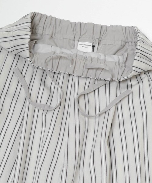 URBAN RESEARCH DOORS（アーバンリサーチドアーズ）の「ストライプタックイージーパンツ（その他パンツ・レディース・NATURAL/GRAY・Free）」の12枚目の写真