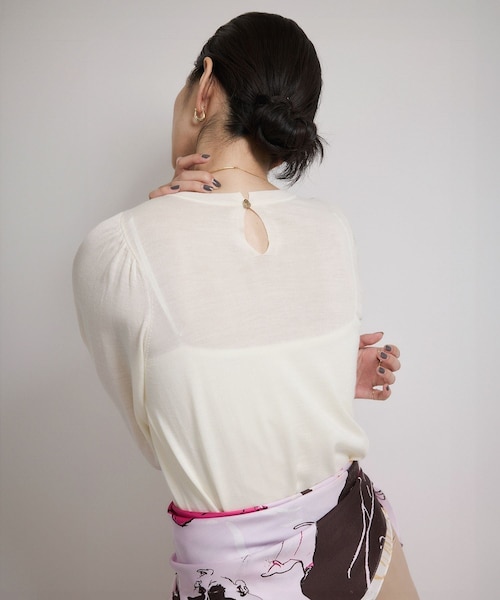 ROPE'（ロペ）の「袖ギャザークルーネックニットプルオーバー/イージーケア（ニット/セーター・レディース・ブラック/グレー/オフホワイト/レッド/ローズピンク・F）」の3枚目の写真