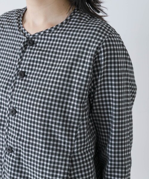 かぐれ(カグレ)の「Yoli GINGHAM REVERSIBLE JACKET(ノーカラージャケット・レディース・BLACKBLACK・1)」の13枚目の写真