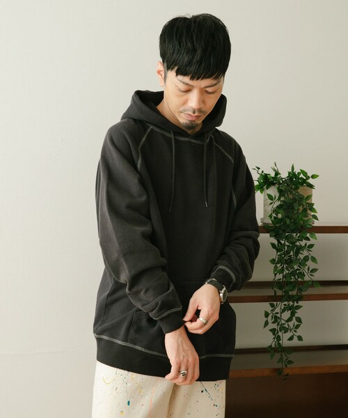 ITEMS URBANRESEARCH(アイテムズ アーバンリサーチ)の「SCREEN STARS 日焼け加工 カラースウェットパーカー(パーカー・メンズ・BLU/NTL/ORG/BLK・M/L)」の15枚目の写真