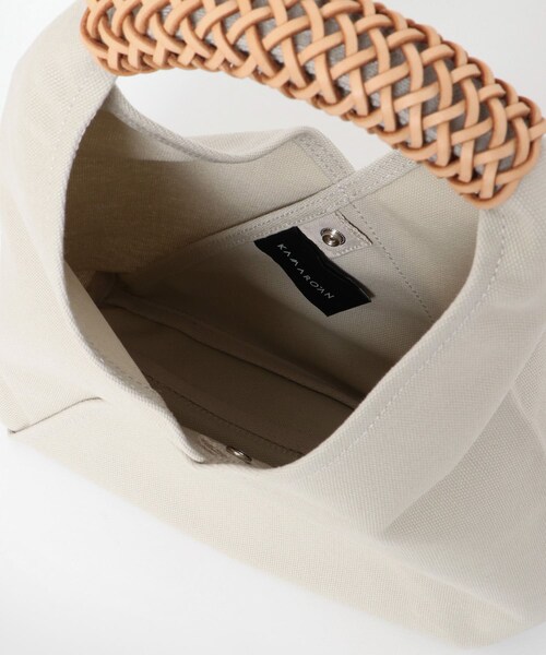 かぐれ（カグレ）の「KAMARO’AN　Woven Triangle Bag 36（ハンドバッグ・レディース・Ivory・one）」の7枚目の写真